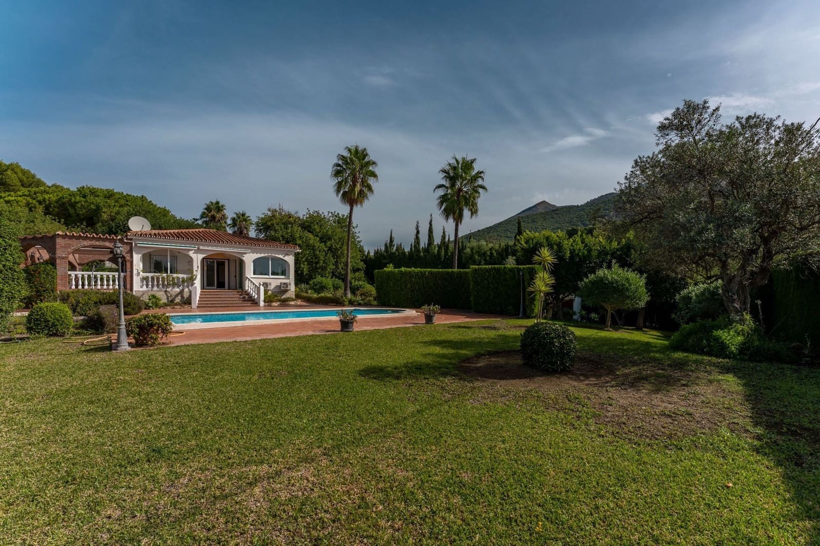 Chalet de 3 habitaciones en Alhaurín el Grande en venta con piscina garaje - 549.000 € (Ref: 10184122)