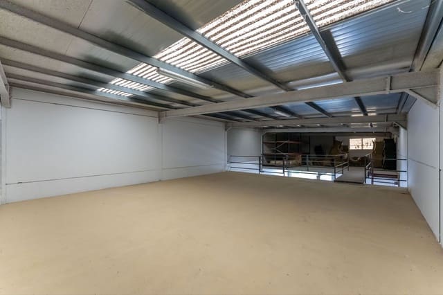 Erhverv til salg i Coín - € 280.000 (Ref: 8196992)