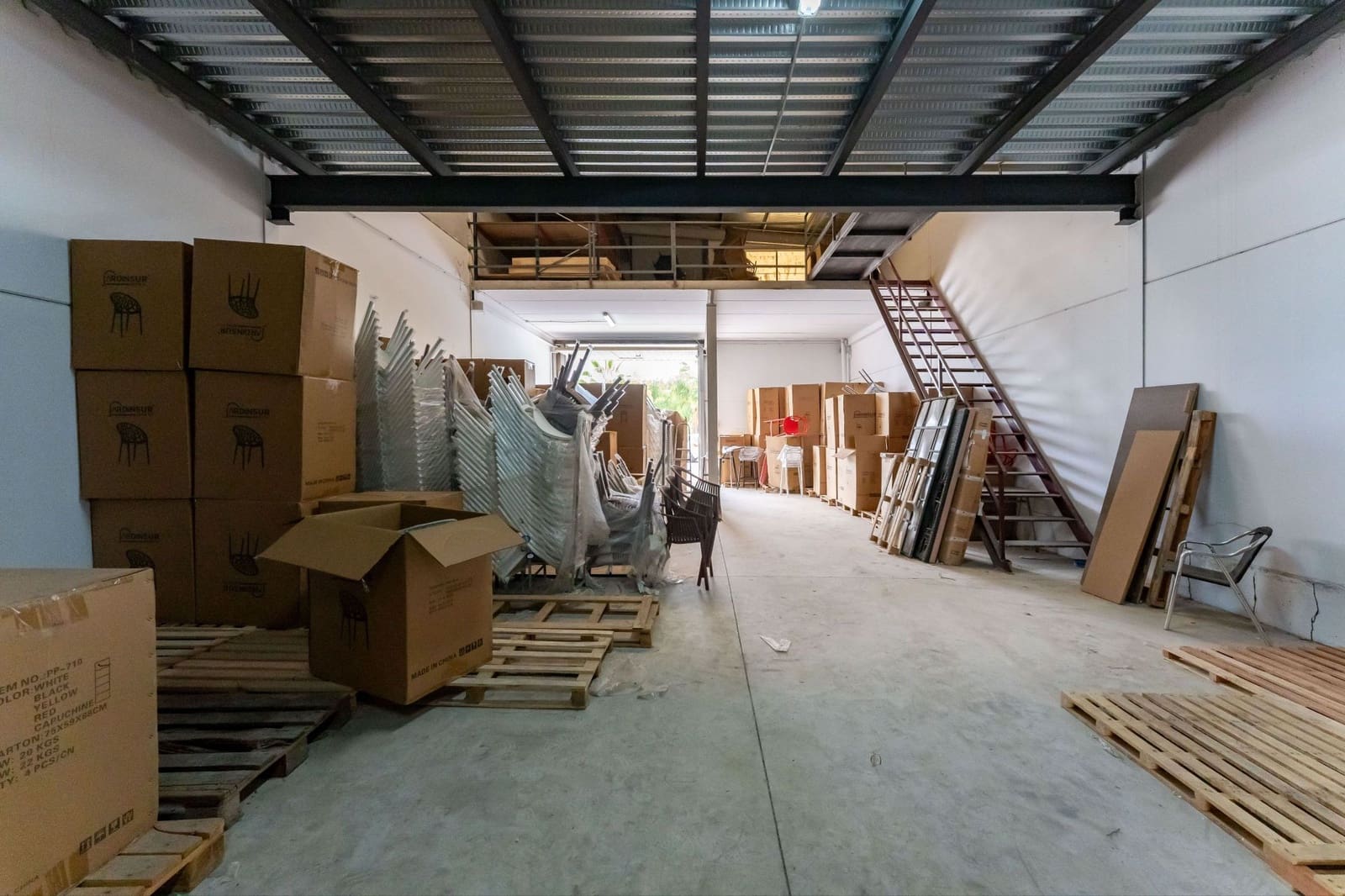 Erhverv til salg i Coin - € 280.000 (Ref: 8196992)