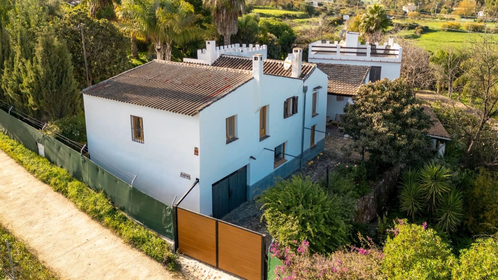 6 soveværelse Finca/Landehus til salg i Coin med swimmingpool - € 749.000 (Ref: 8705628)