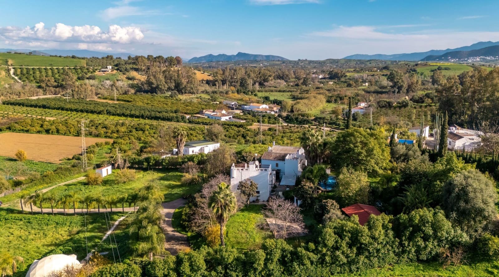 6 soveværelse Finca/Landehus til salg i Coin med swimmingpool - € 749.000 (Ref: 8705628)