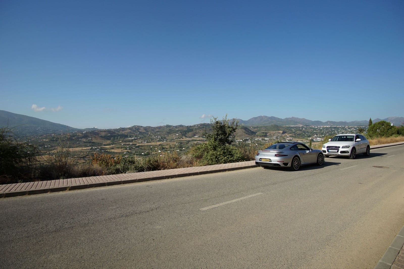 Grunde uden byggetilladelser til salg i Coin - € 65.000 (Ref: 8777390)