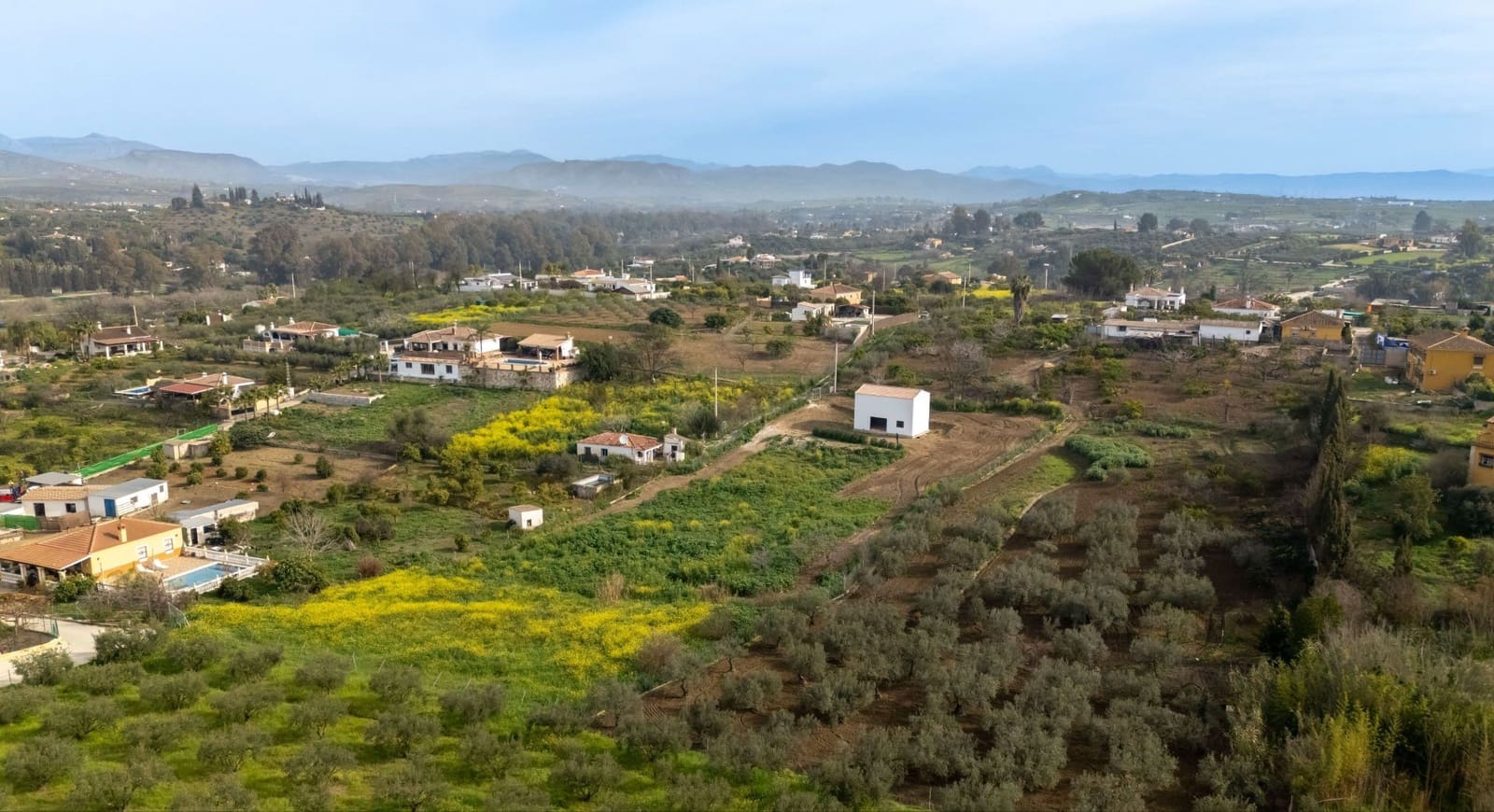 Finca/Country House for sale in Coin - € 199,000 (Ref: 8846636)