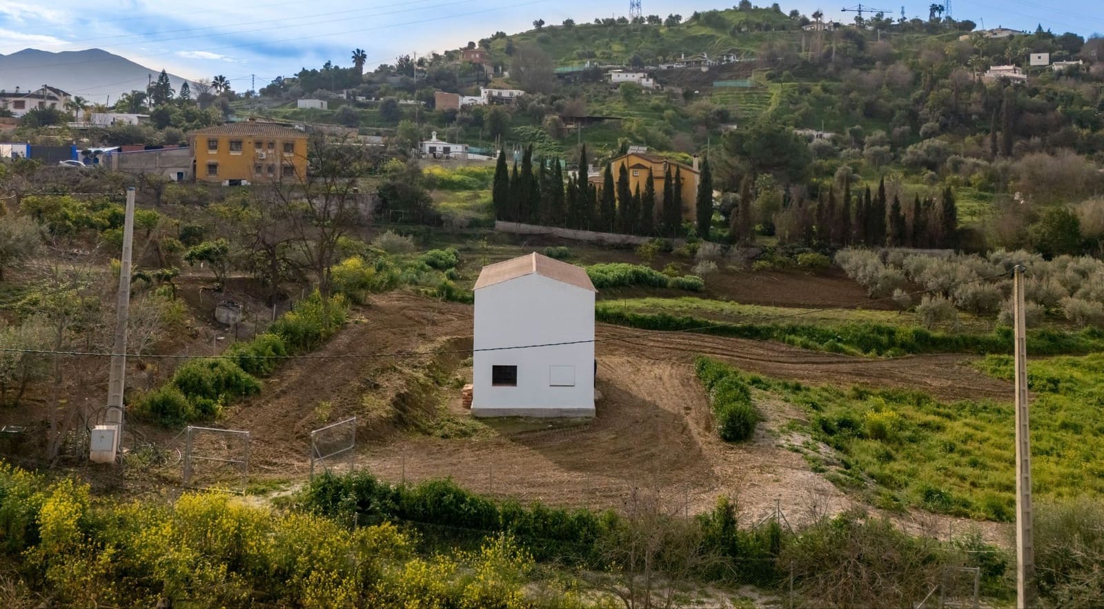 Finca/Country House for sale in Coin - € 199,000 (Ref: 8846636)