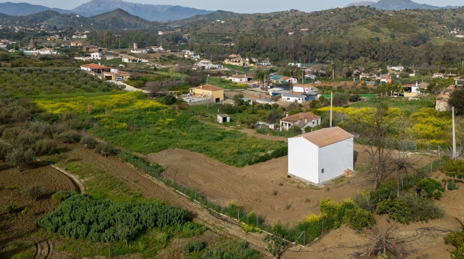 Finca/Country House for sale in Coin - € 199,000 (Ref: 8846636)