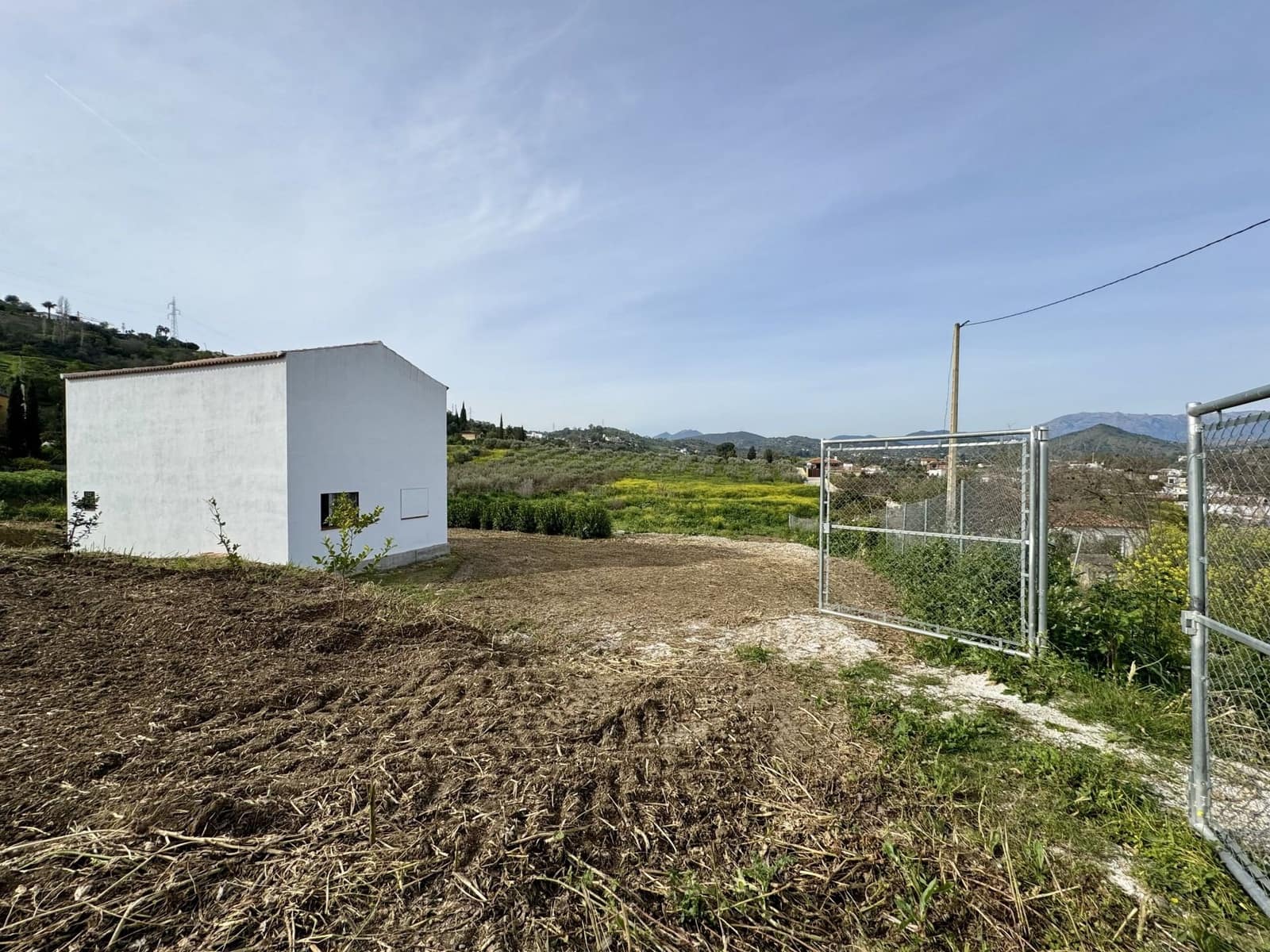 Finca/Country House for sale in Coin - € 199,000 (Ref: 8846636)