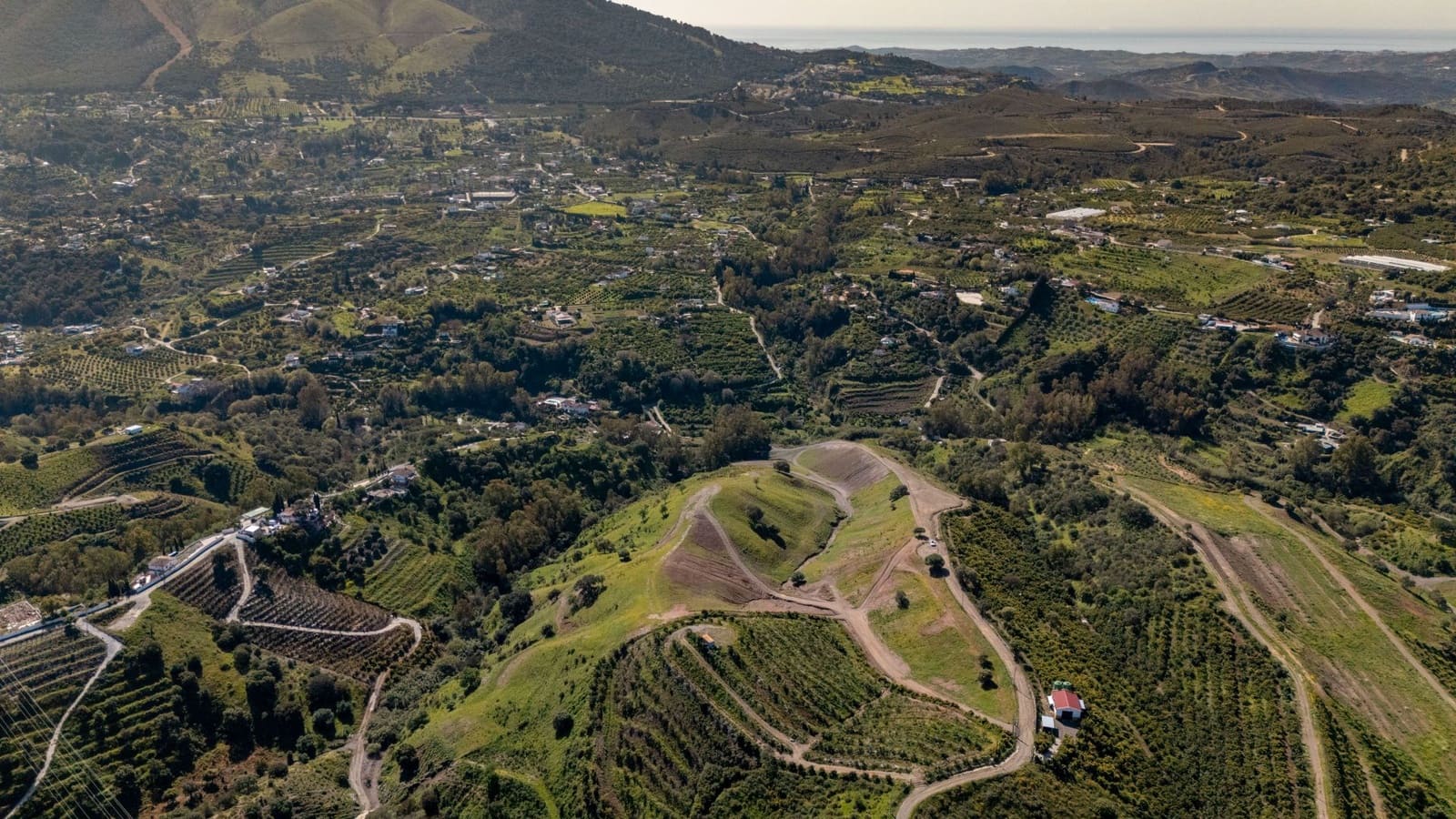 Grunde uden byggetilladelser til salg i Alhaurin el Grande - € 349.000 (Ref: 8924919)