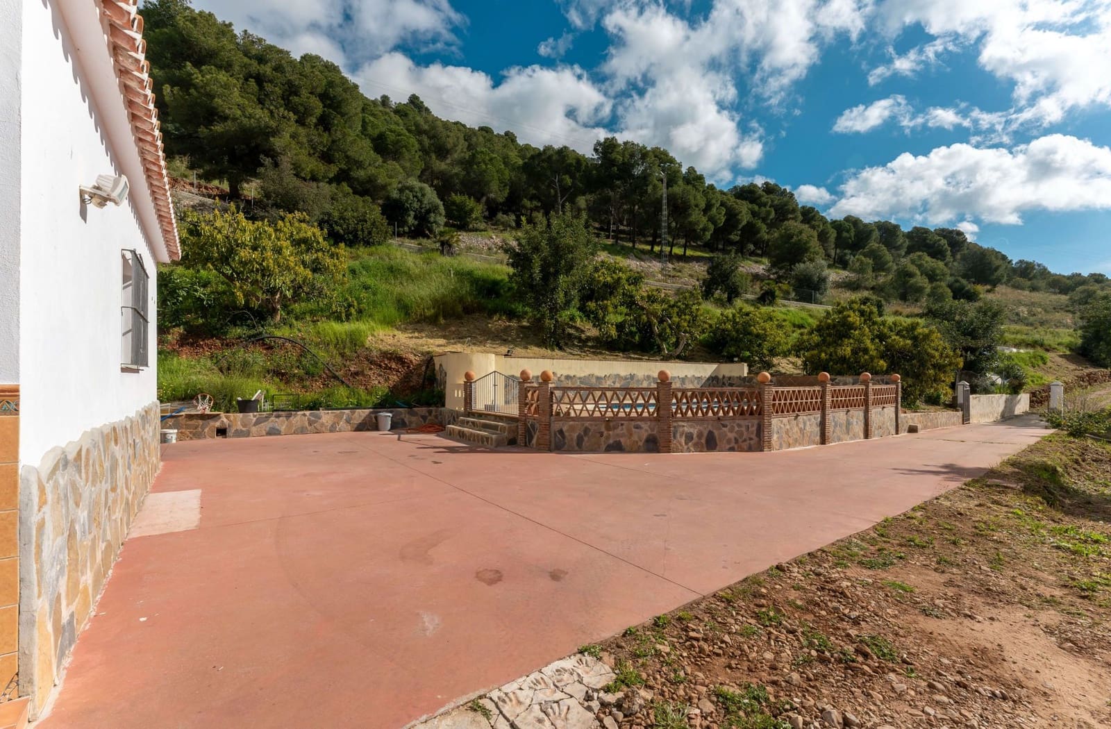 3 soveværelse Finca/Landehus til salg i Coin med swimmingpool - € 575.000 (Ref: 8925937)