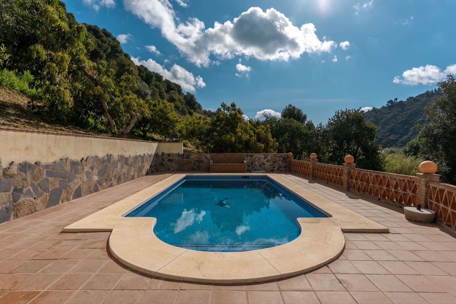 3 soveværelse Finca/Landehus til salg i Coin med swimmingpool - € 575.000 (Ref: 8925937)