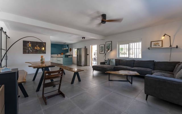 5 soveværelse Finca/Landehus til salg i Cártama med swimmingpool - € 545.000 (Ref: 9094941)