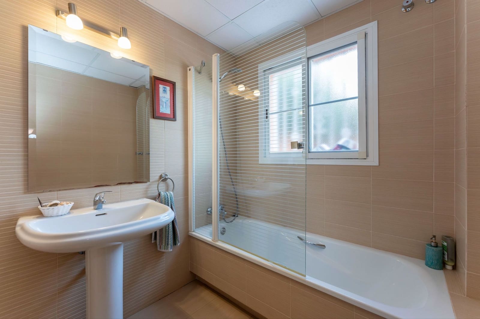 3 bedroom Villa for sale in Mijas Costa with pool - € 735,000 (Ref: 9135951)