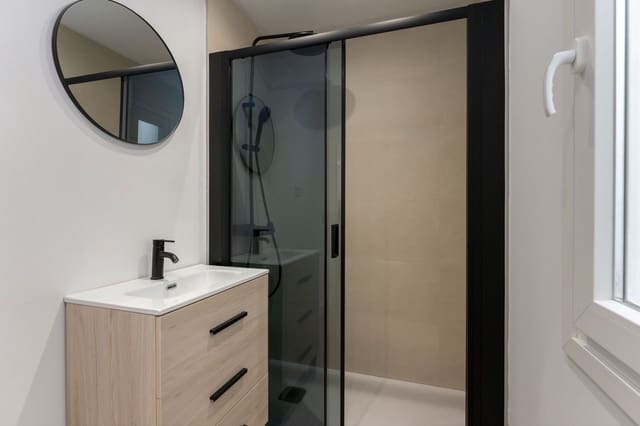 6 makuuhuone Omakotitalo myytävänä paikassa Monda - 449 000 € (Ref: 9194913)