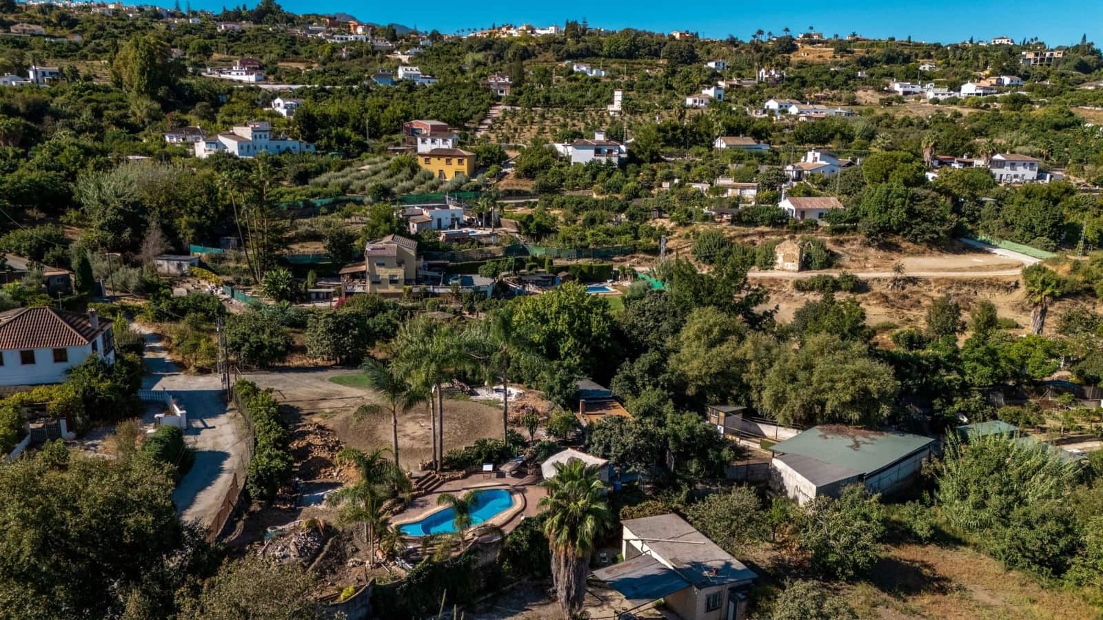 2 soveværelse Finca/Landehus til salg i Coin med swimmingpool - € 349.000 (Ref: 9258173)