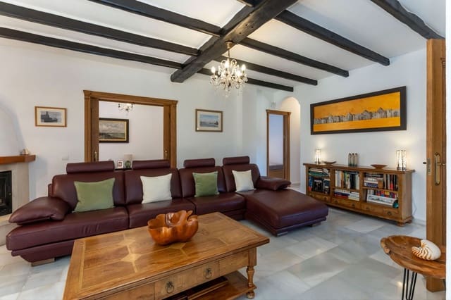 4 soveværelse Finca/Landehus til salg i Alhaurín el Grande med swimmingpool - € 575.000 (Ref: 9388784)