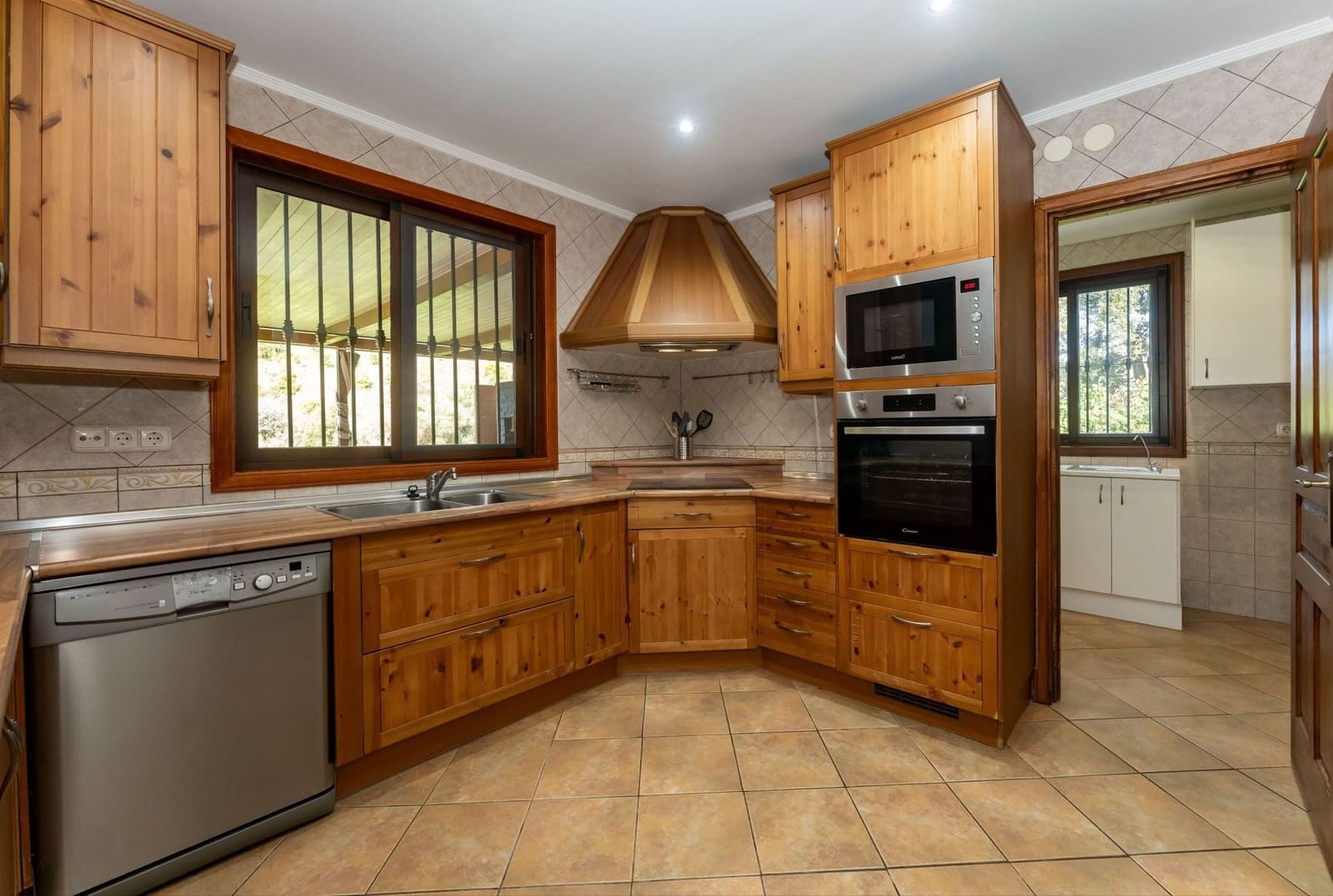 2 makuuhuone Maalaistalo myytävänä paikassa Monda mukana uima-altaan - 429 000 € (Ref: 9474549)