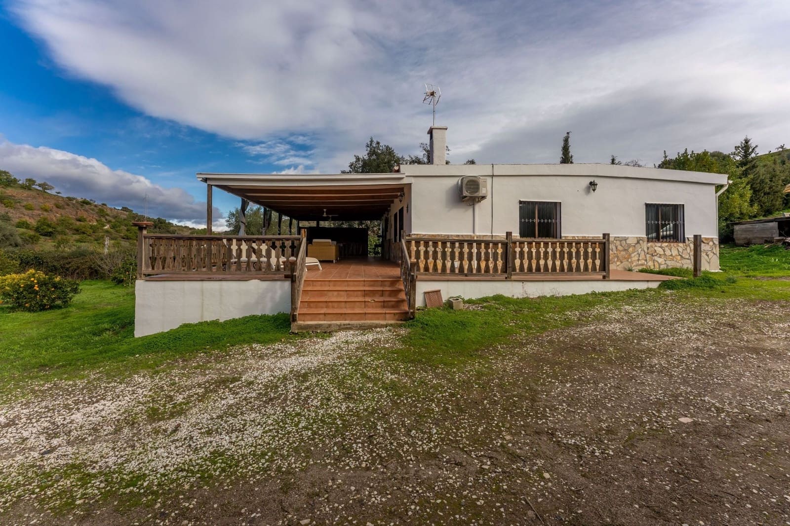 2 makuuhuone Maalaistalo myytävänä paikassa Monda mukana uima-altaan - 429 000 € (Ref: 9474549)