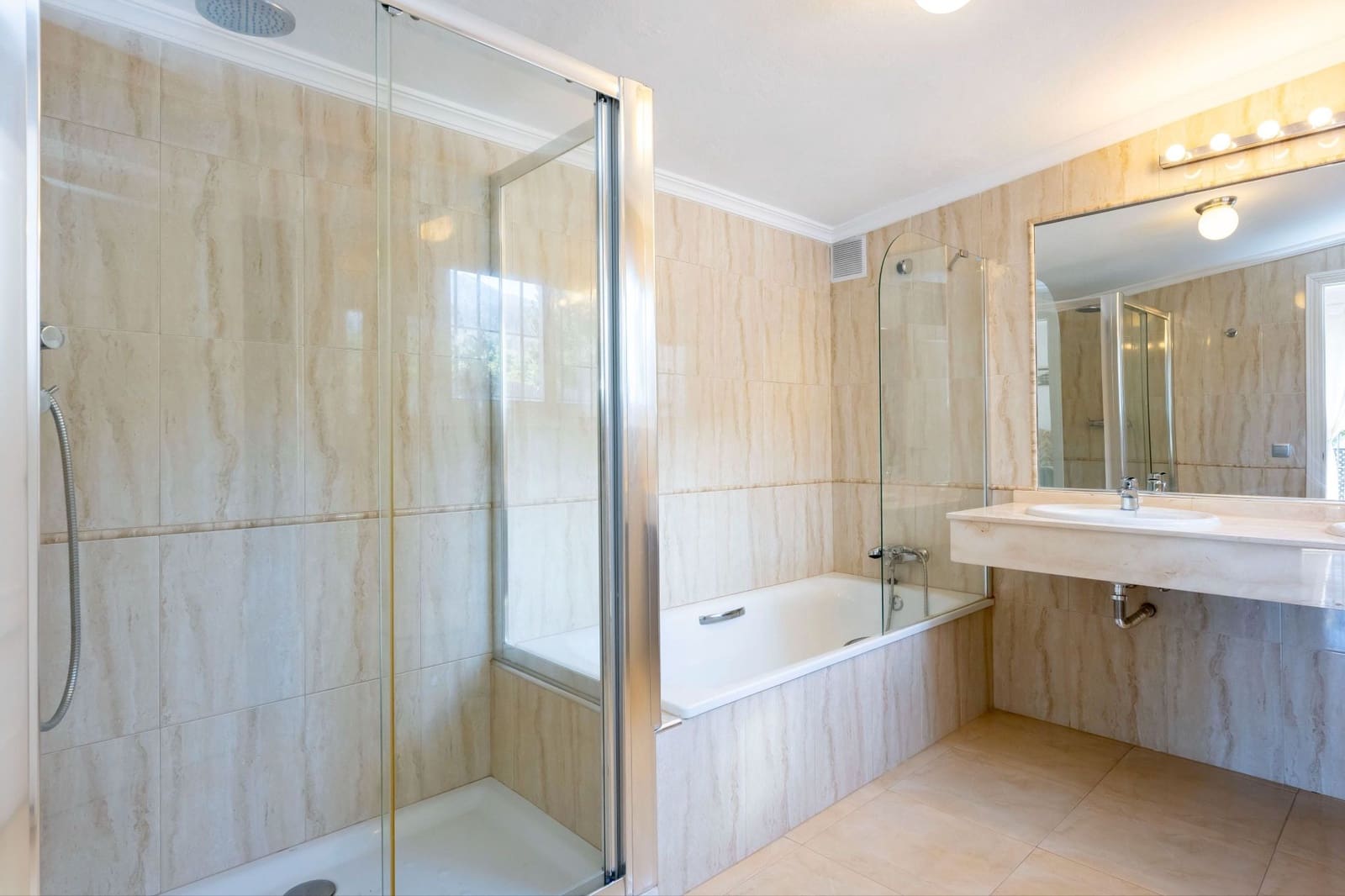 9 soverom Finca/Herregård til salgs i Alhaurin el Grande med svømmebasseng - € 995 000 (Ref: 9492693)