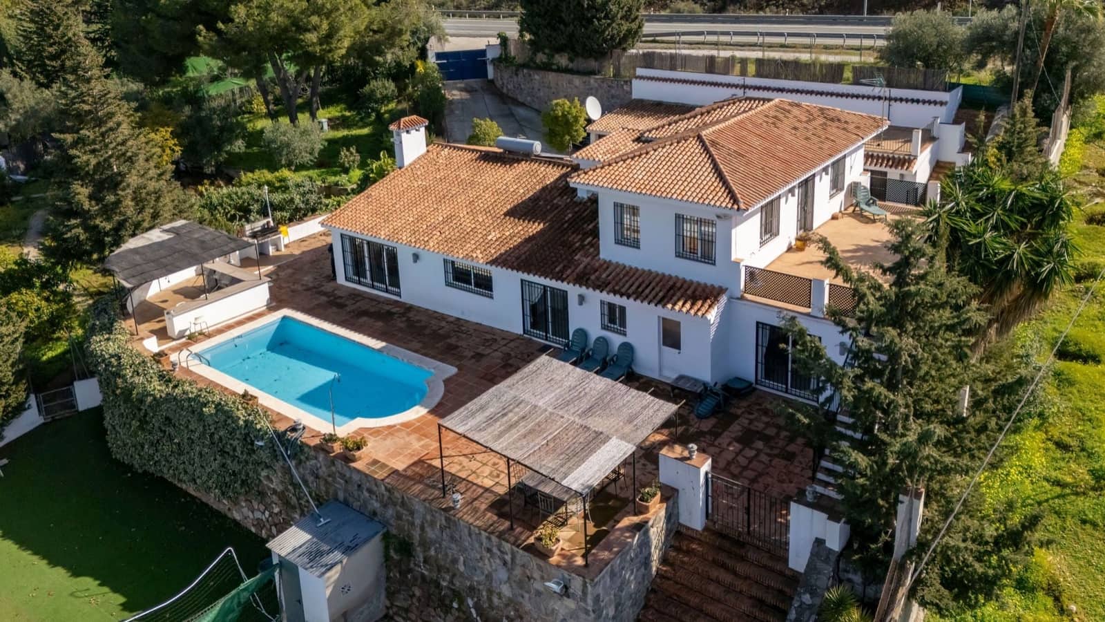 9 soverom Finca/Herregård til salgs i Alhaurin el Grande med svømmebasseng - € 995 000 (Ref: 9492693)