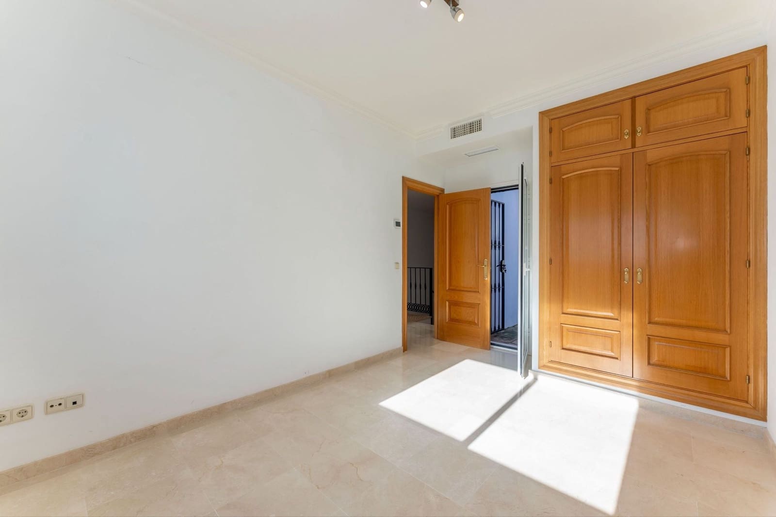 4 sovrum Villa till salu i Coin med pool - 595 000 € (Ref: 9496706)