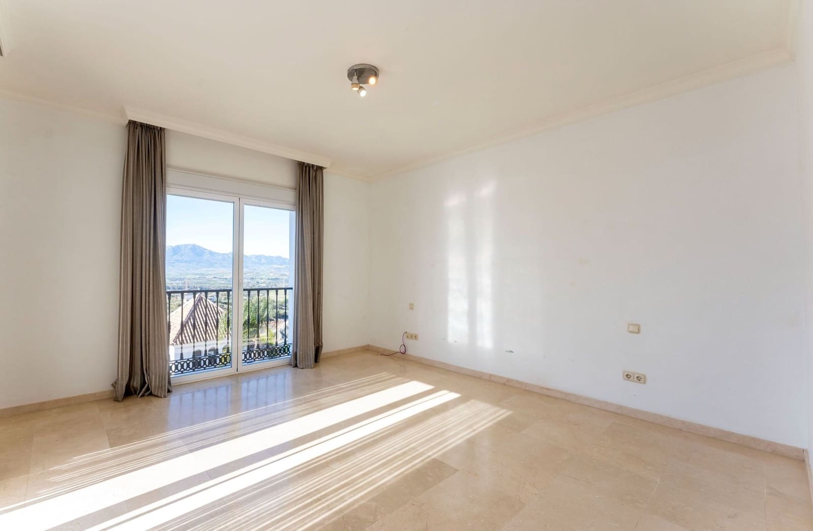 4 sovrum Villa till salu i Coin med pool - 595 000 € (Ref: 9496706)