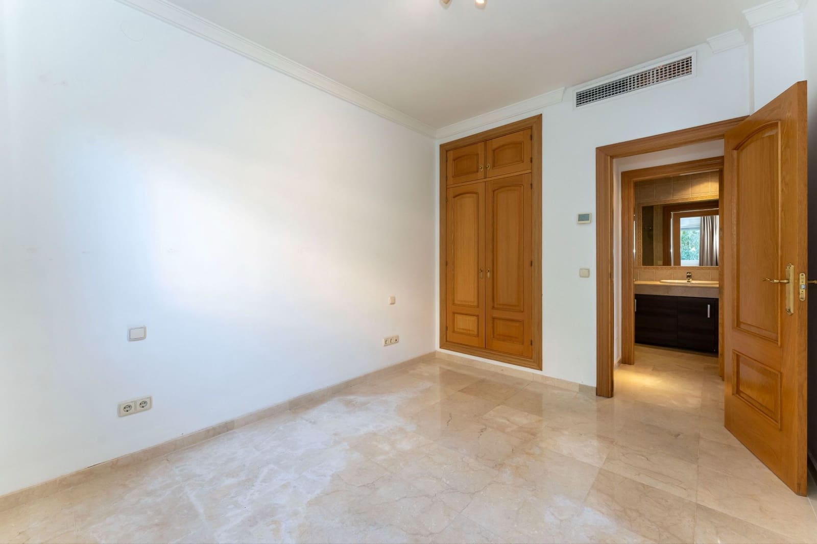 4 sovrum Villa till salu i Coin med pool - 595 000 € (Ref: 9496706)