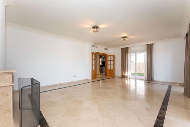 4 sovrum Villa till salu i Coín med pool - 595 000 € (Ref: 9496706)