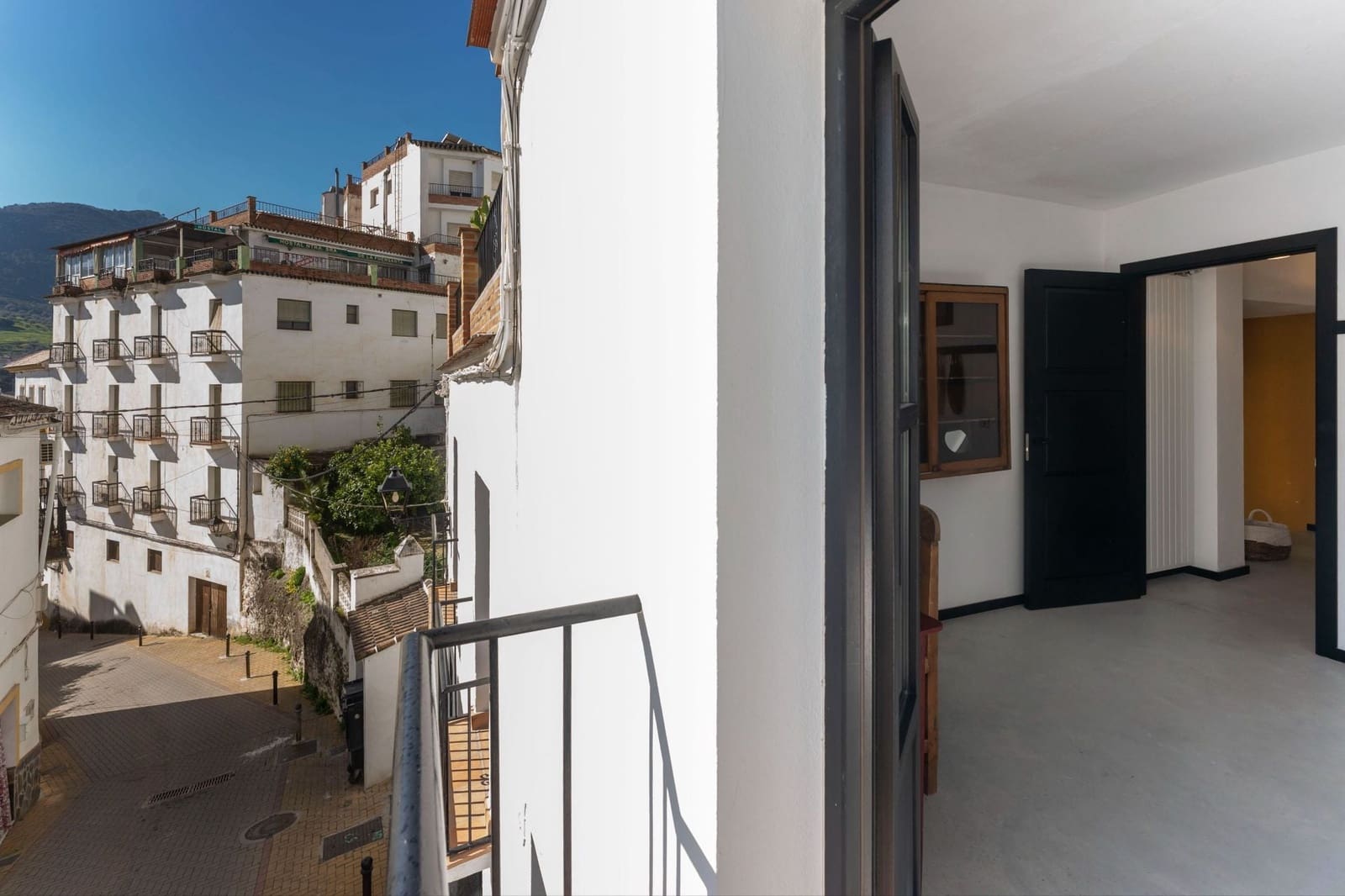 Casa de 2 habitaciones en Tolox en venta - 249.000 € (Ref: 9636253)