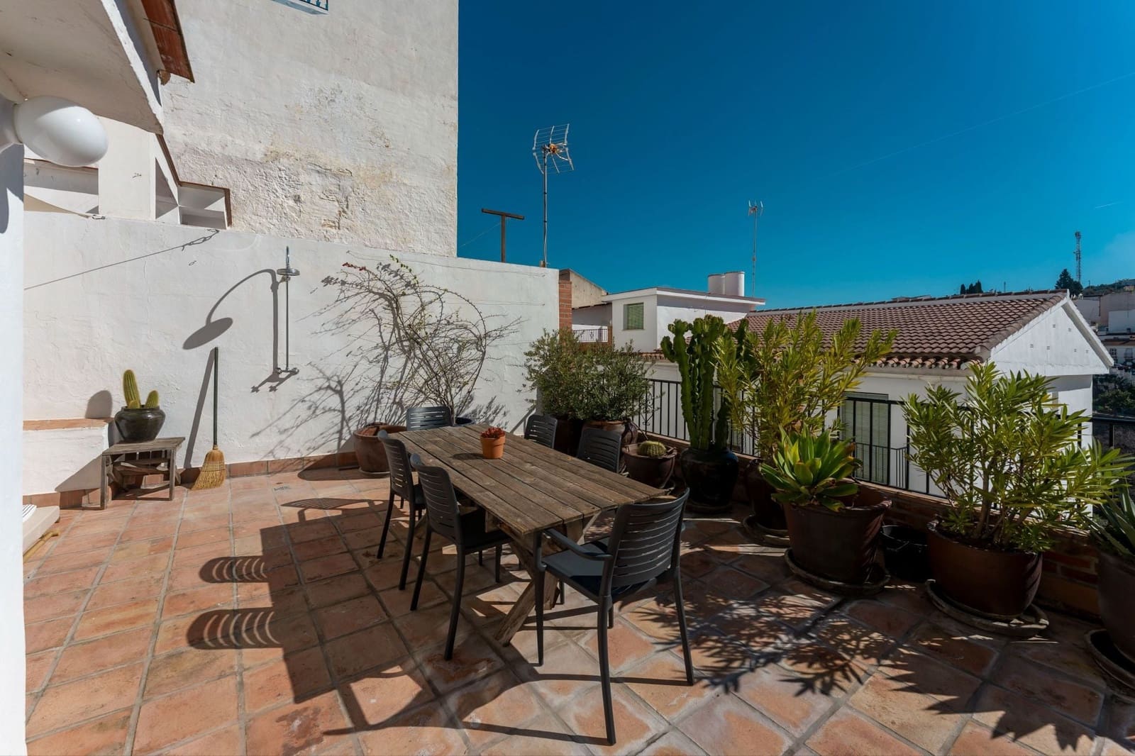 Casa de 2 habitaciones en Tolox en venta - 249.000 € (Ref: 9636253)