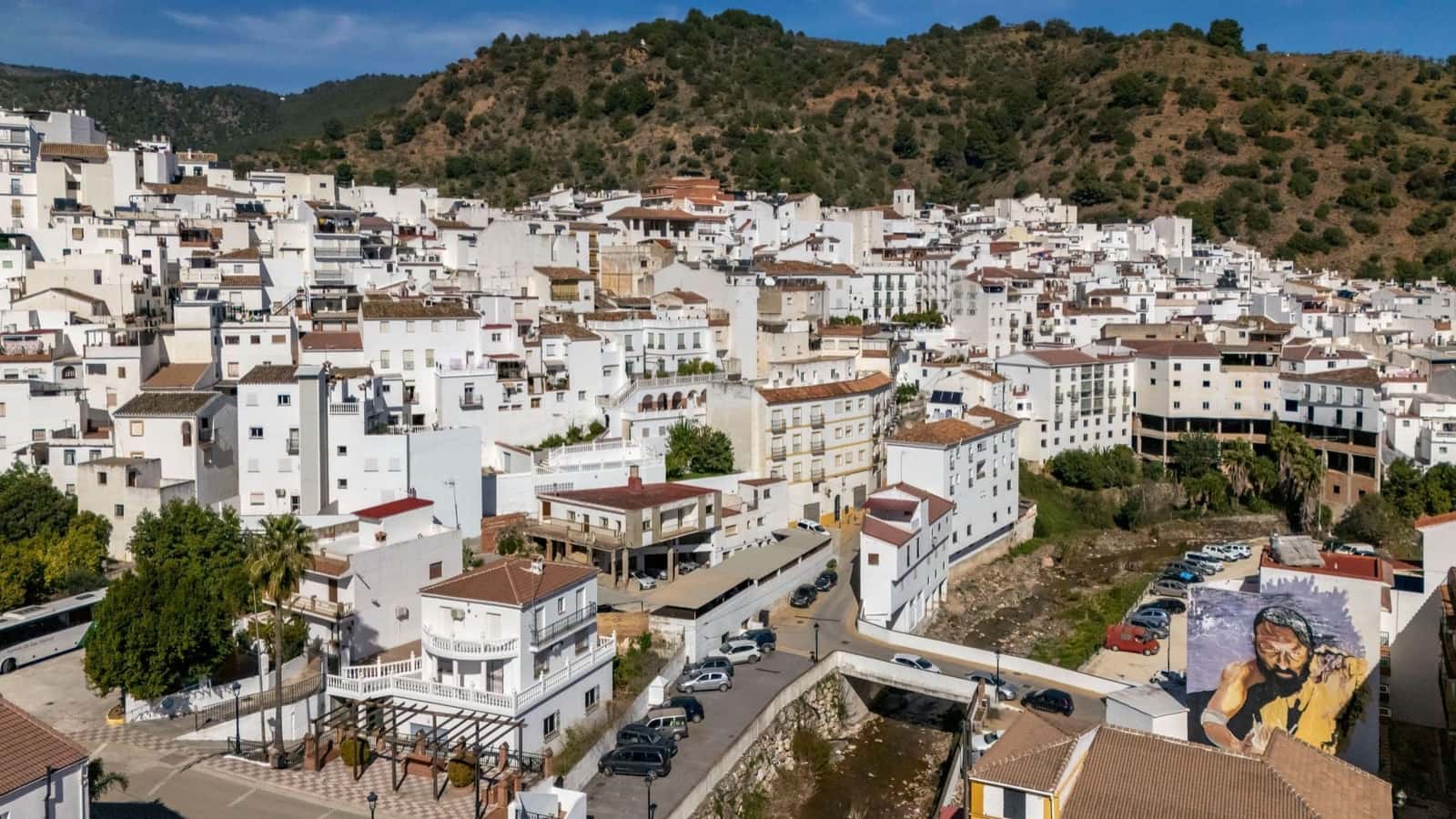 Casa de 2 habitaciones en Tolox en venta - 249.000 € (Ref: 9636253)