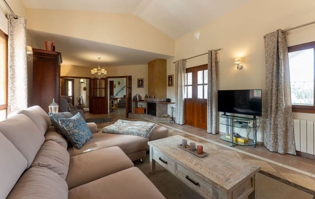 4 chambre Finca/Maison de Campagne à vendre à Casarabonela avec piscine - 595 000 € (Ref: 9713880)