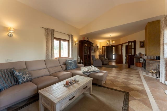 4 chambre Finca/Maison de Campagne à vendre à Casarabonela avec piscine - 595 000 € (Ref: 9713880)