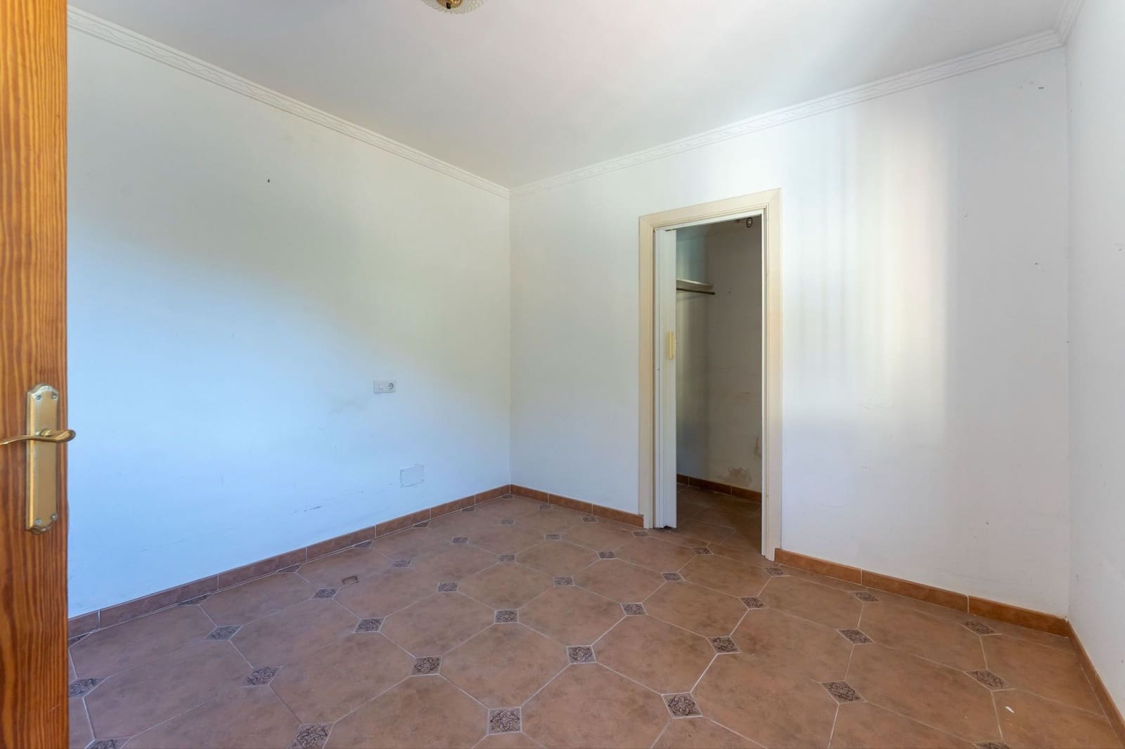 2 soveværelse Finca/Landehus til salg i Ojen med swimmingpool - € 495.000 (Ref: 9747514)