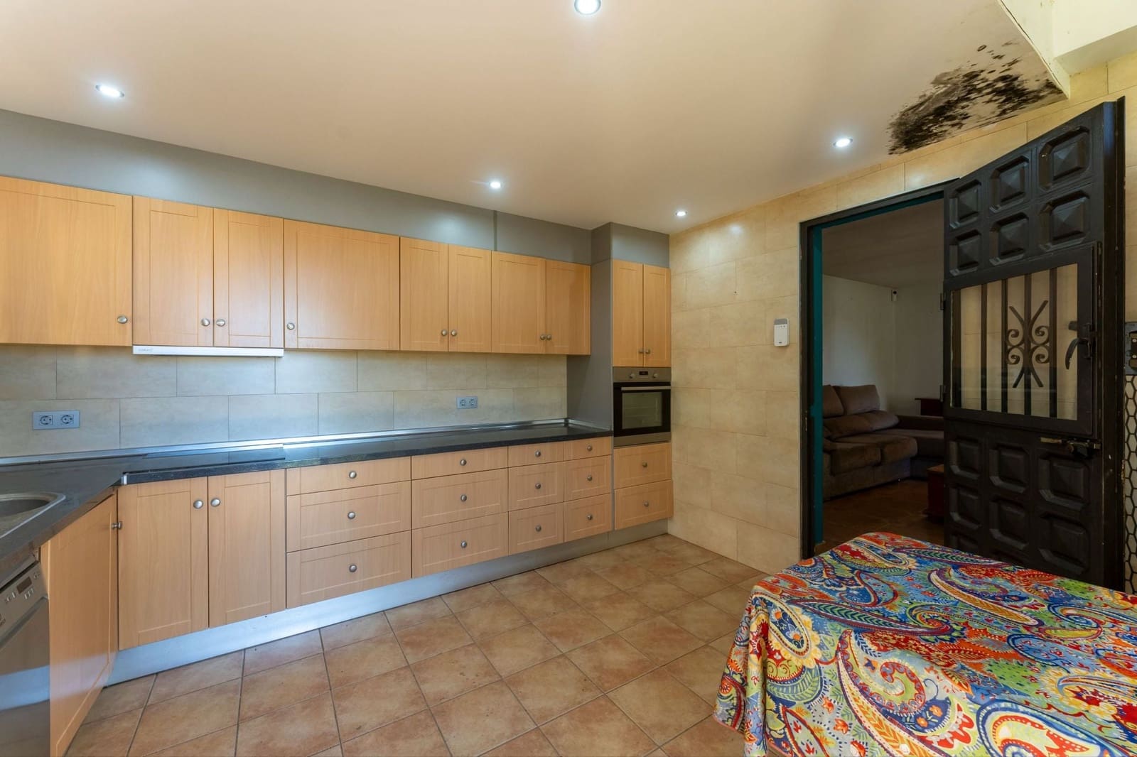 2 soveværelse Finca/Landehus til salg i Ojen med swimmingpool - € 495.000 (Ref: 9747514)