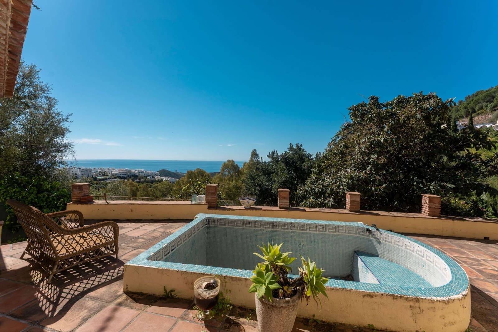 2 soveværelse Finca/Landehus til salg i Ojen med swimmingpool - € 495.000 (Ref: 9747514)