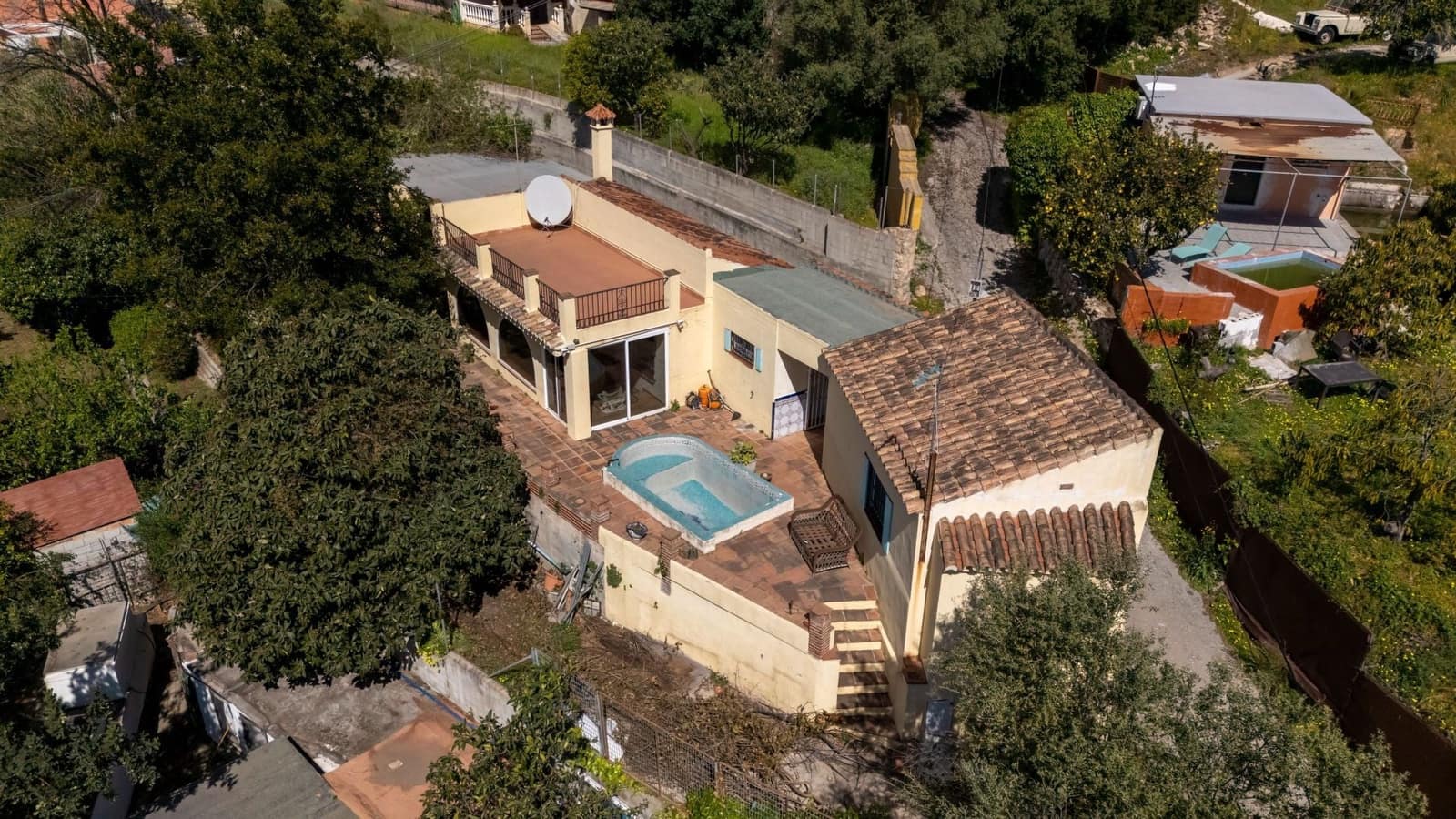 2 soveværelse Finca/Landehus til salg i Ojen med swimmingpool - € 495.000 (Ref: 9747514)