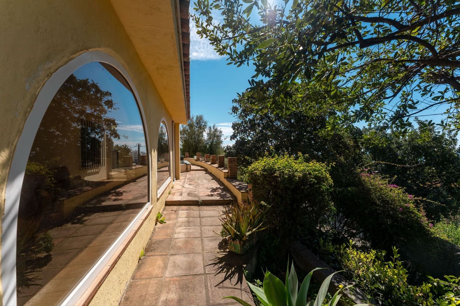 2 soveværelse Finca/Landehus til salg i Ojen med swimmingpool - € 495.000 (Ref: 9747514)