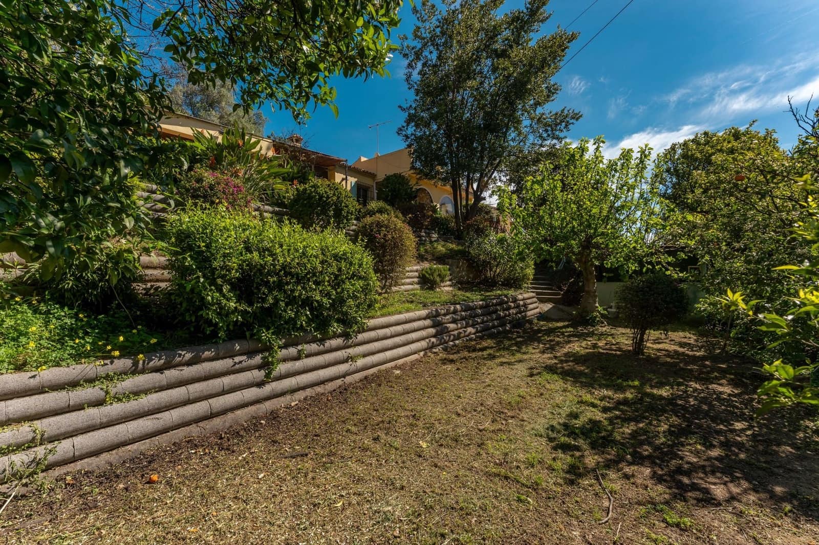 2 soveværelse Finca/Landehus til salg i Ojen med swimmingpool - € 495.000 (Ref: 9747514)