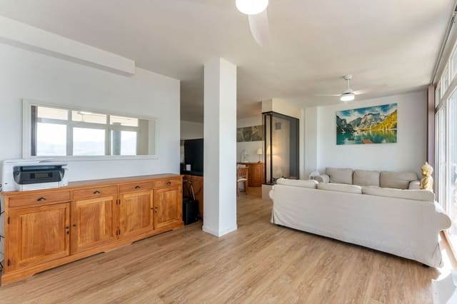 5 bedroom Villa for sale in Coín with pool - € 569,000 (Ref: 9758330)