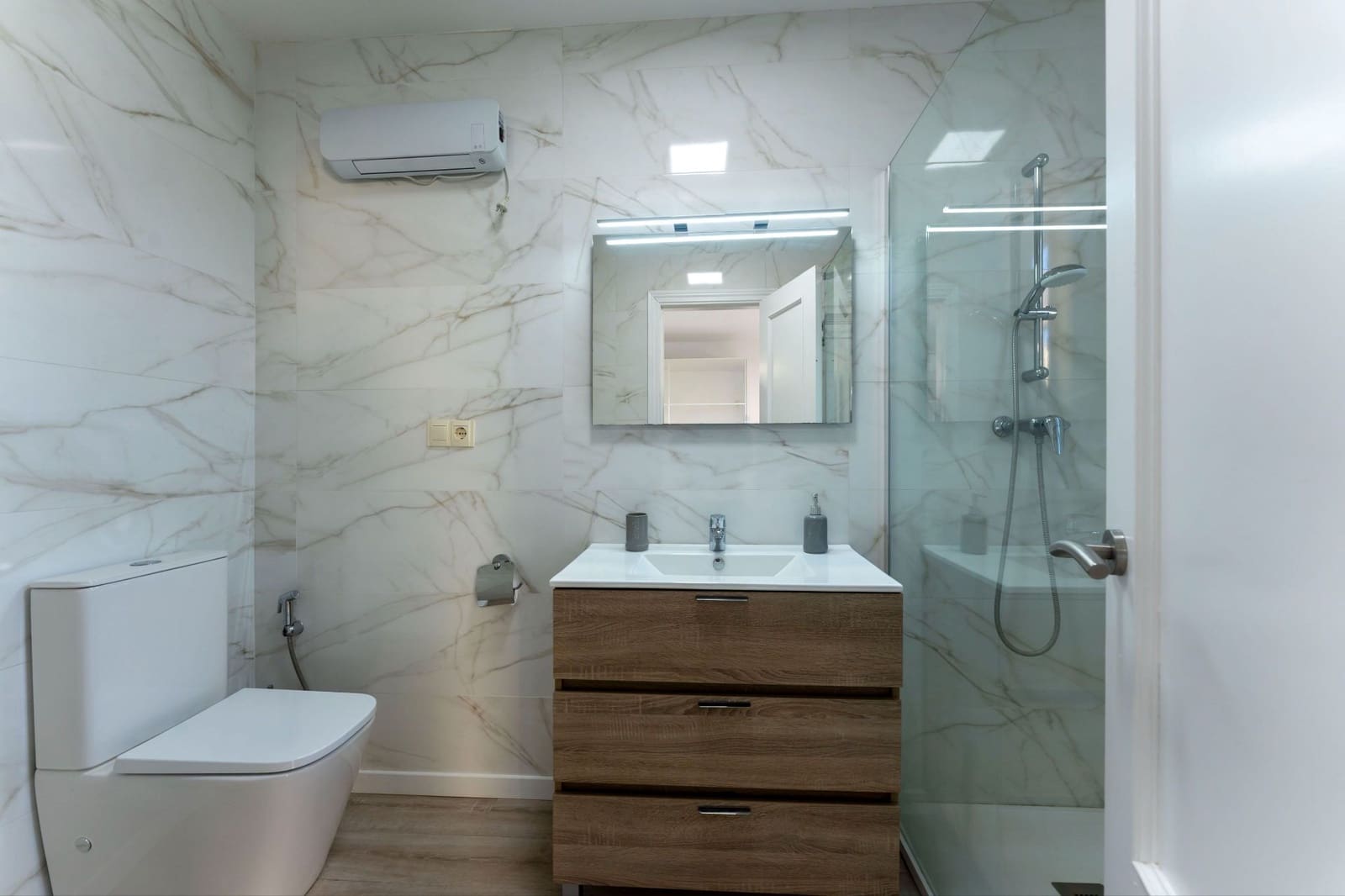 5 bedroom Villa for sale in Coin with pool - € 569,000 (Ref: 9758330)