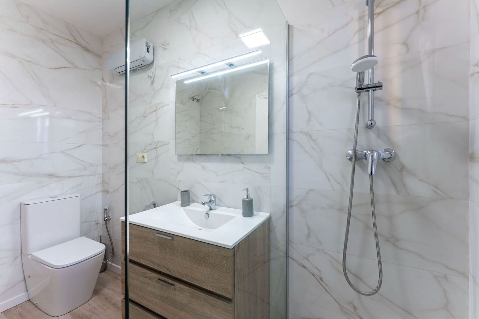 5 bedroom Villa for sale in Coin with pool - € 569,000 (Ref: 9758330)