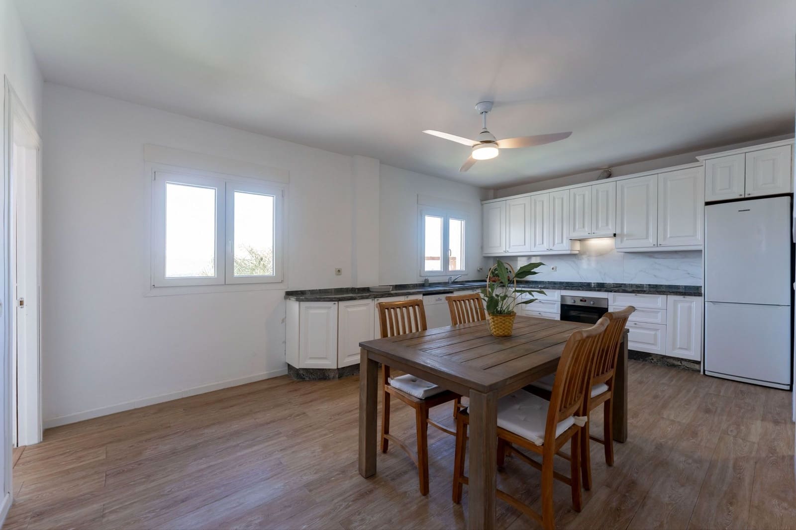 5 bedroom Villa for sale in Coin with pool - € 569,000 (Ref: 9758330)