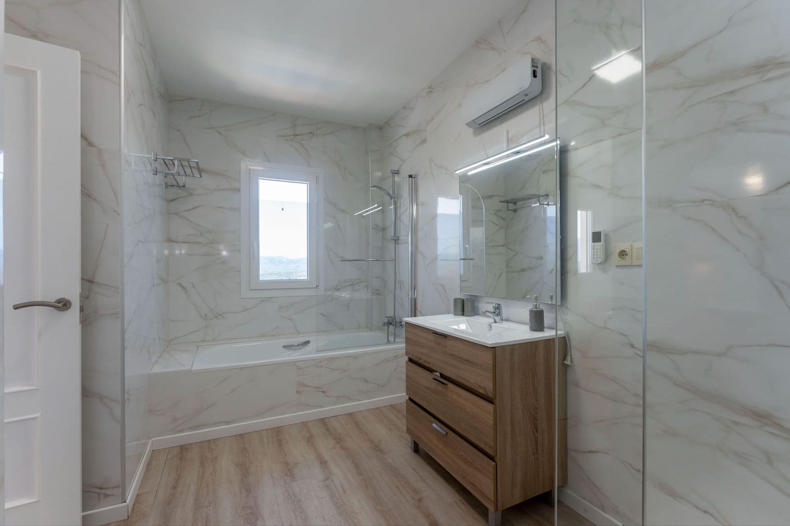 5 bedroom Villa for sale in Coin with pool - € 569,000 (Ref: 9758330)