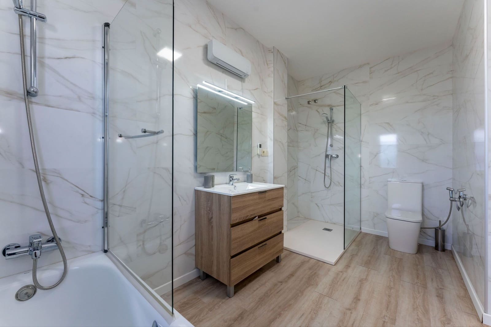 5 bedroom Villa for sale in Coin with pool - € 569,000 (Ref: 9758330)