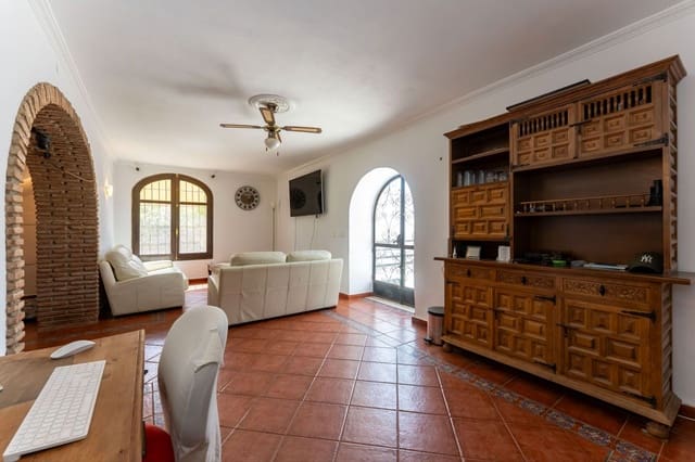 4 bedroom Finca/Country House for sale in Coín with pool - € 395,000 (Ref: 9769096)