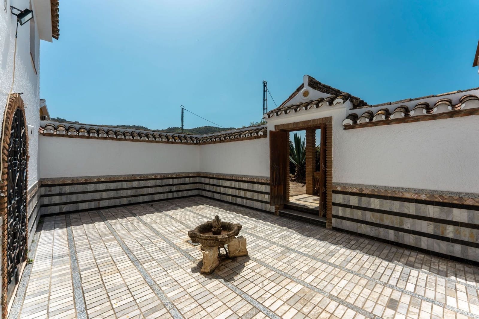 4 bedroom Finca/Country House for sale in Coin with pool - € 395,000 (Ref: 9769096)