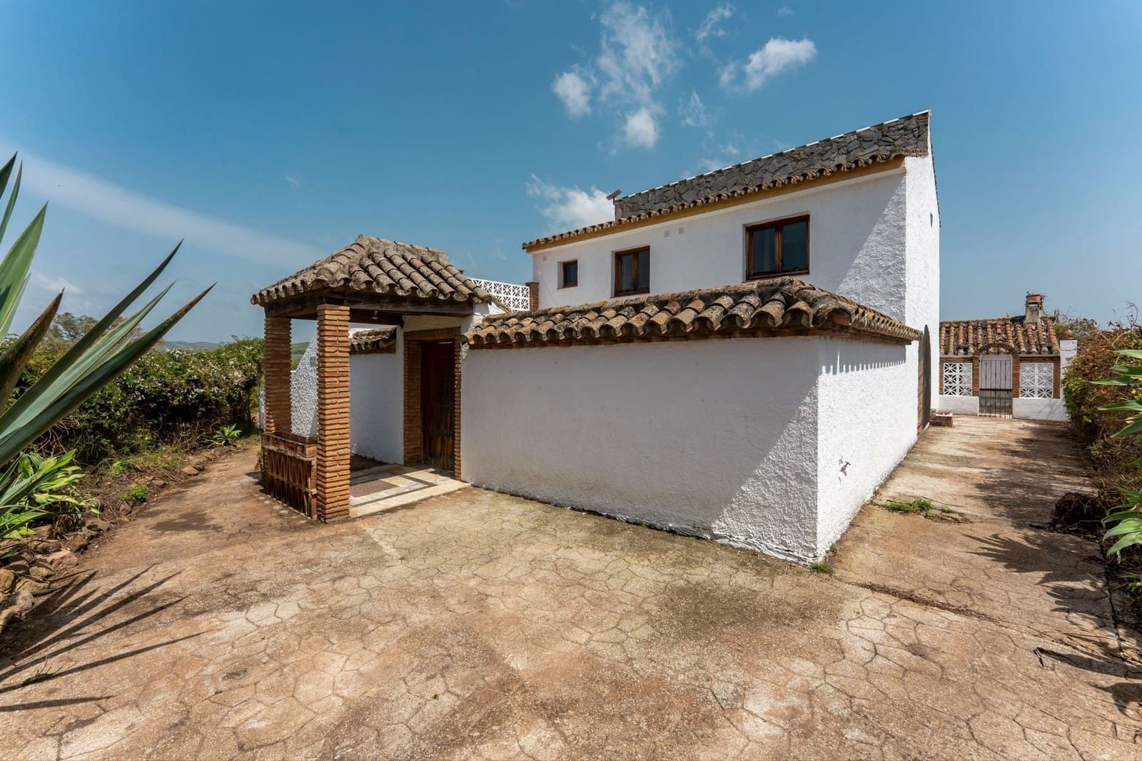 4 bedroom Finca/Country House for sale in Coin with pool - € 395,000 (Ref: 9769096)