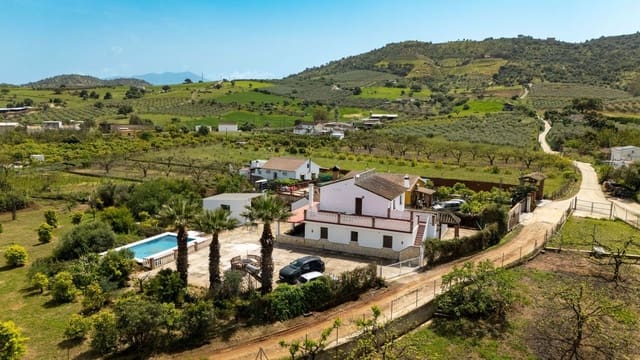 4 bedroom Finca/Country House for sale in Coín with pool - € 395,000 (Ref: 9769096)