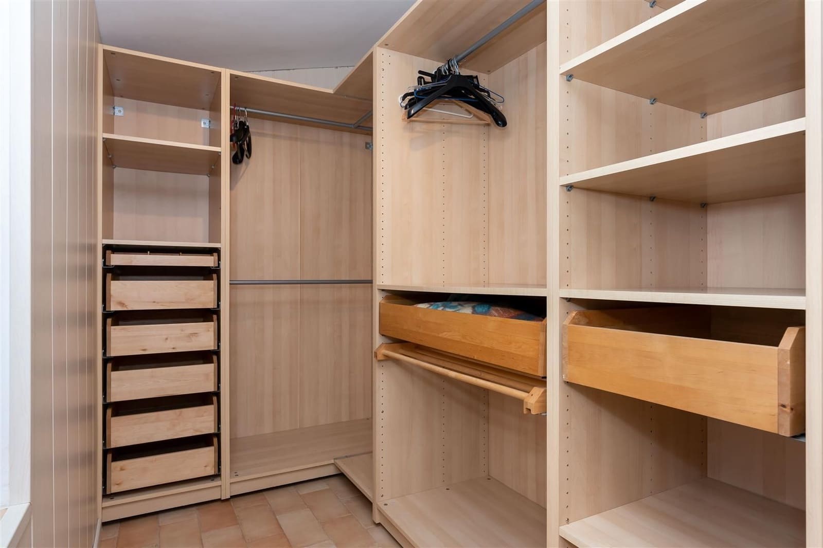 4 makuuhuone Huvila myytävänä paikassa Alhaurin el Grande mukana uima-altaan - 645 000 € (Ref: 9782154)