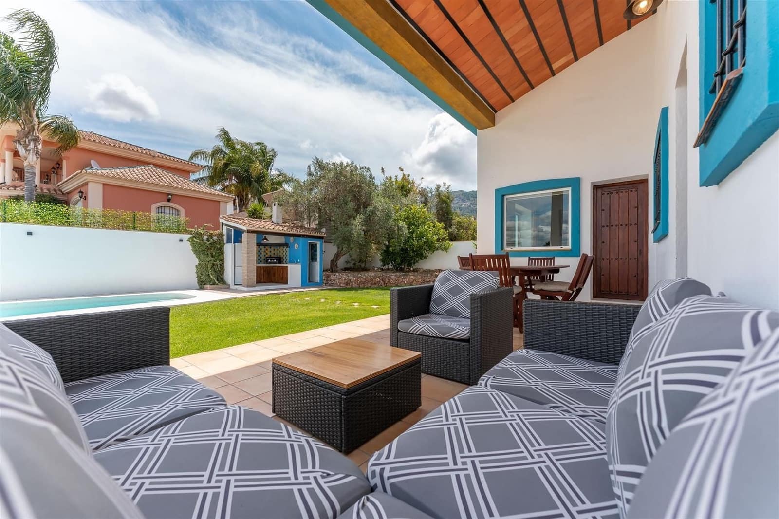 4 makuuhuone Huvila myytävänä paikassa Alhaurin el Grande mukana uima-altaan - 645 000 € (Ref: 9782154)