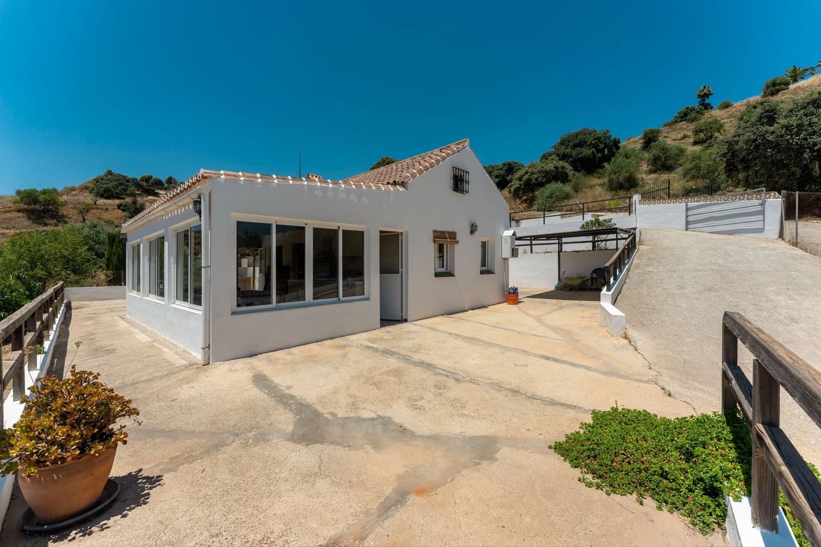 2 bedroom Finca/Country House for sale in Monda with pool - € 349,000 (Ref: 9893092)